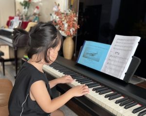 trẻ tập piano một ngày bao nhiêu phút